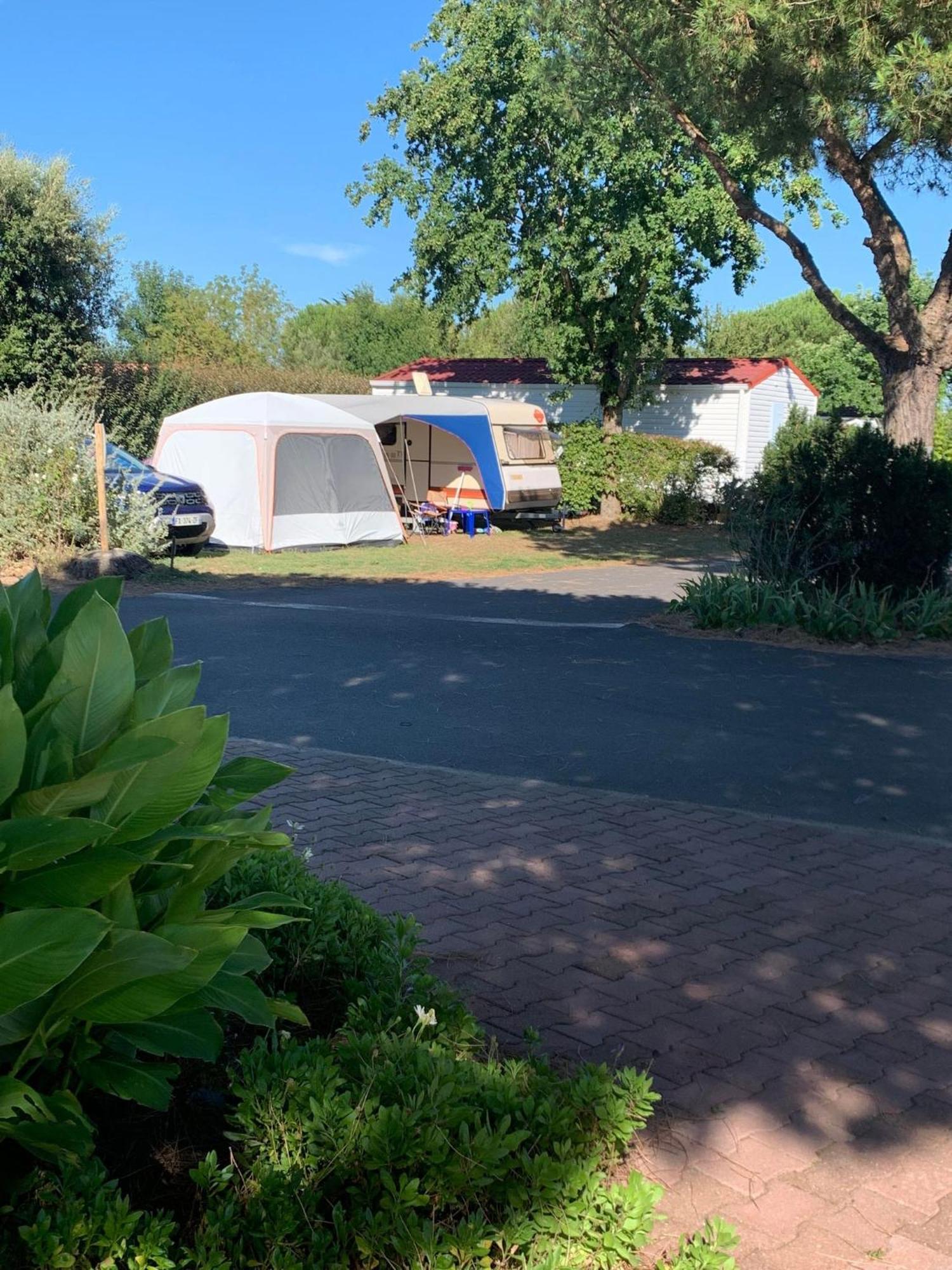Camping Le Ragis Challans Exterior foto